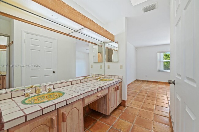 Building Photo - 14531 Hampton Pl