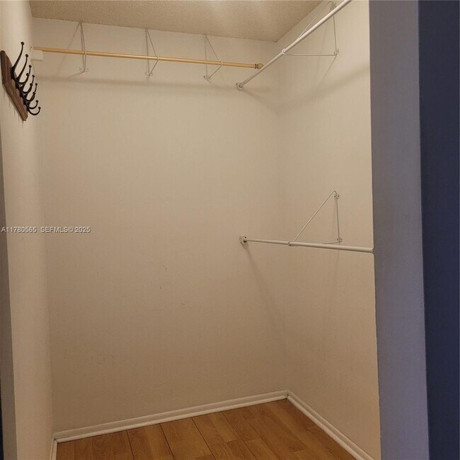 Building Photo - 1920 Sabal Palm Dr