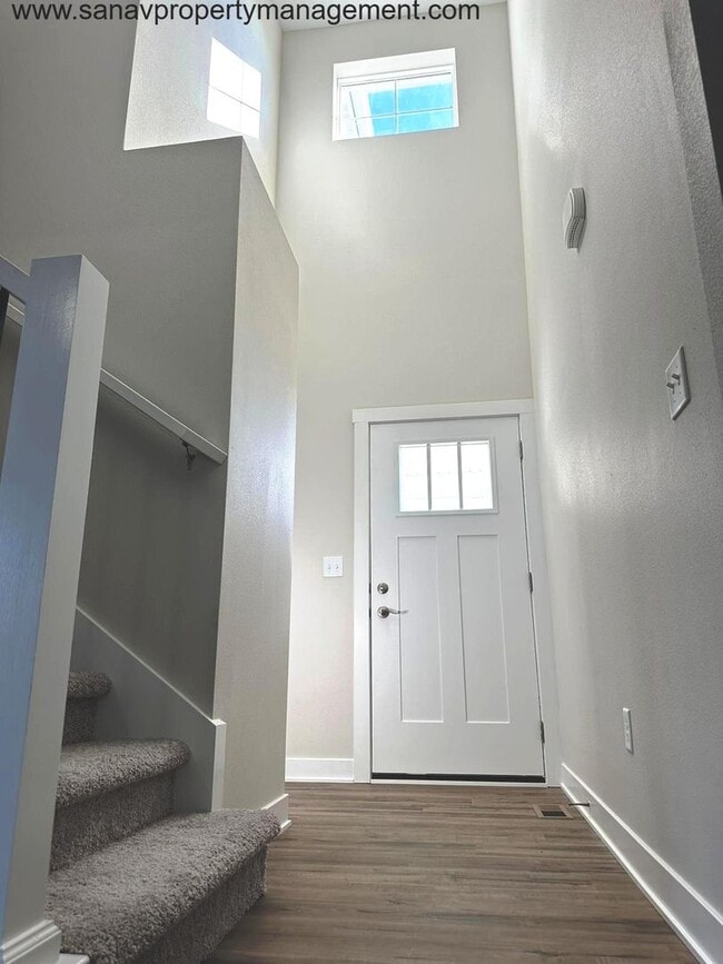 Building Photo - "Charming Family Living: 3BR, 2BA Home Steps Away from High School, Triumph Park, and Sugar Creek...
