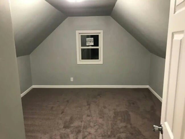 Building Photo - 3216 Wallace Ave