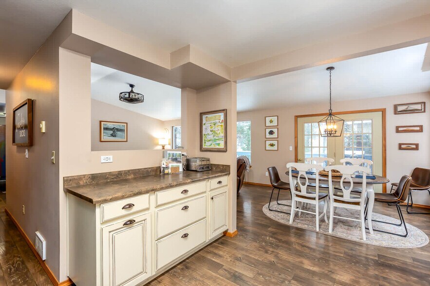 Building Photo - 17184 Island Loop Way