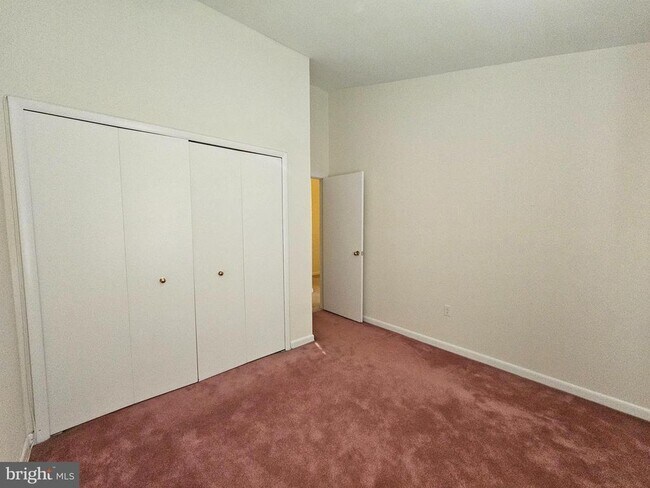 Building Photo - 6908-6910 Ten Timbers Ln