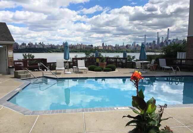 Building Photo - 34 Bergen Ridge Rd