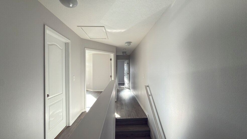 Building Photo - 4046 Mountain Chestnut Way