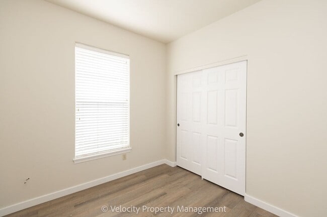 Building Photo - 1025 NE Rambling Ln