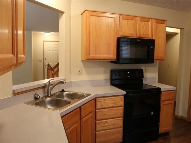 Building Photo - 6774 Laburnum Dr