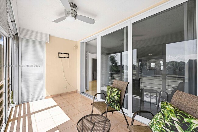 Building Photo - 2671 S Course Dr