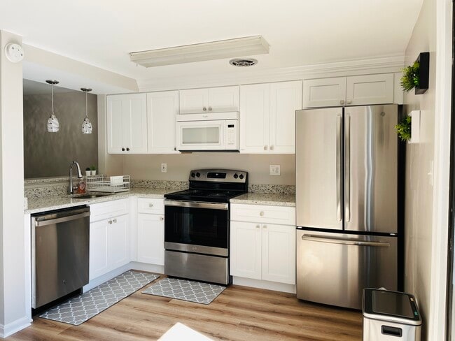 Building Photo - 9516 Dunbrook Ct