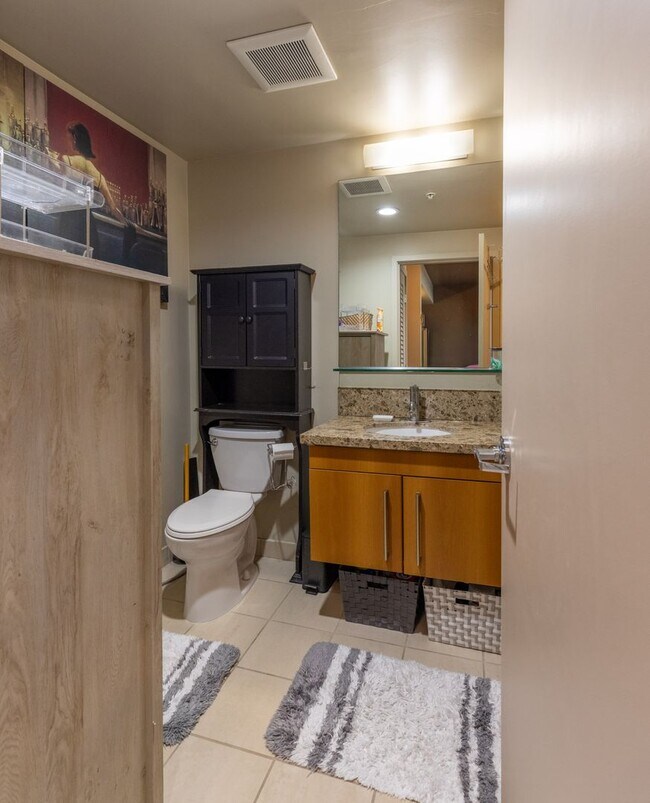 Building Photo - Live Above the Action — 14th-Floor ICON Condo with Petco Park Views