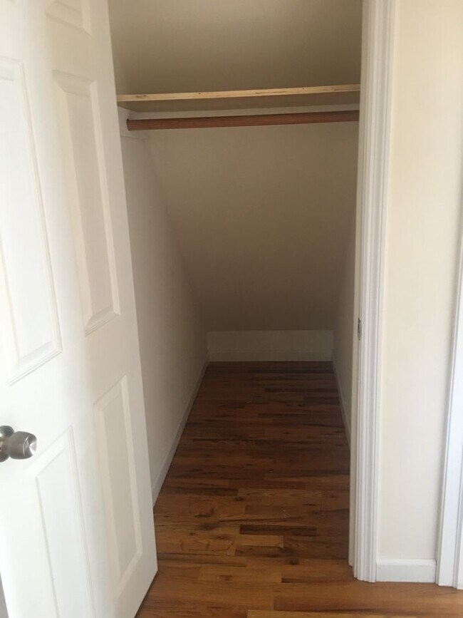 Building Photo - 342-344-344 Hawthorne Ave