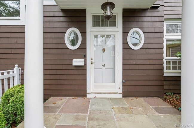 Building Photo - 10 Old Jackson Ave