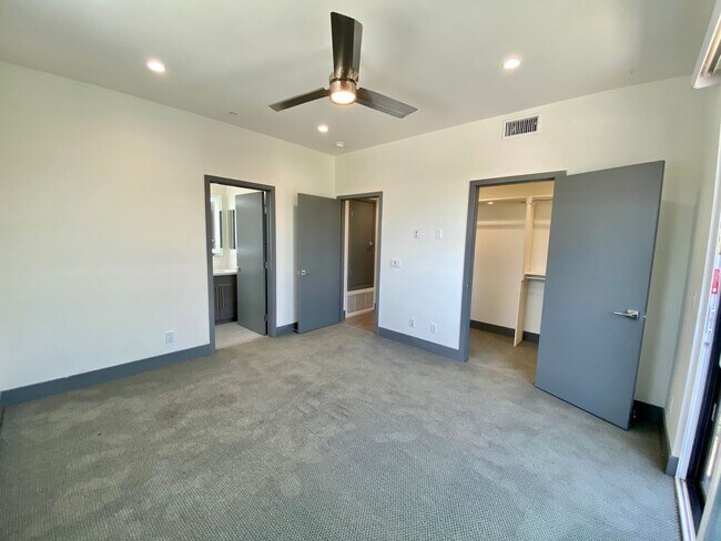 Building Photo - 6437 86th