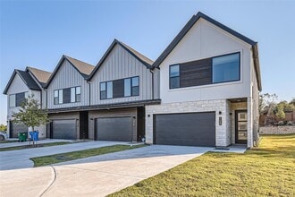 Building Photo - 590 Old Ml Rd