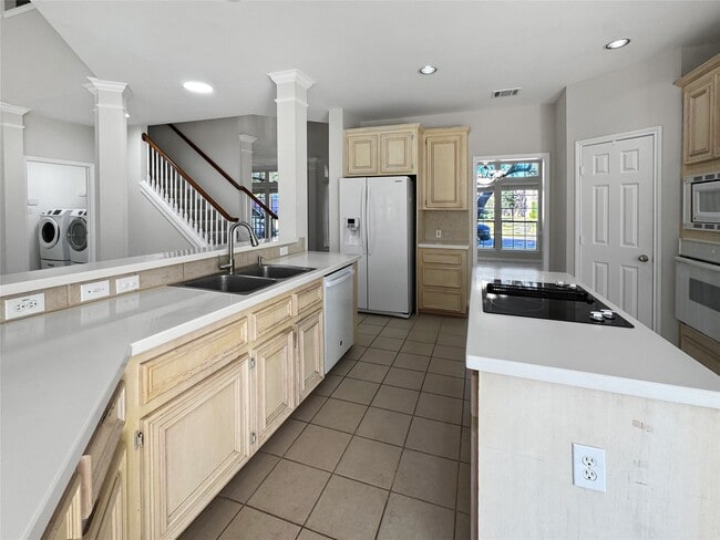 Building Photo - 2227 Clawson Falls Dr