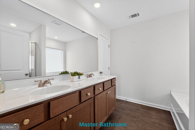 Building Photo - 233 Bloomfield Cir