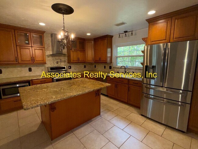 Building Photo - COMING SOON!!! Beautiful 4bed/3bath Corner Lot in Suburban Heights