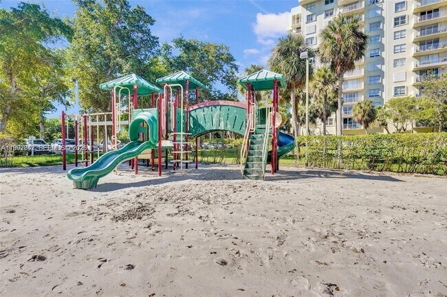 Building Photo - 11111 Biscayne Blvd