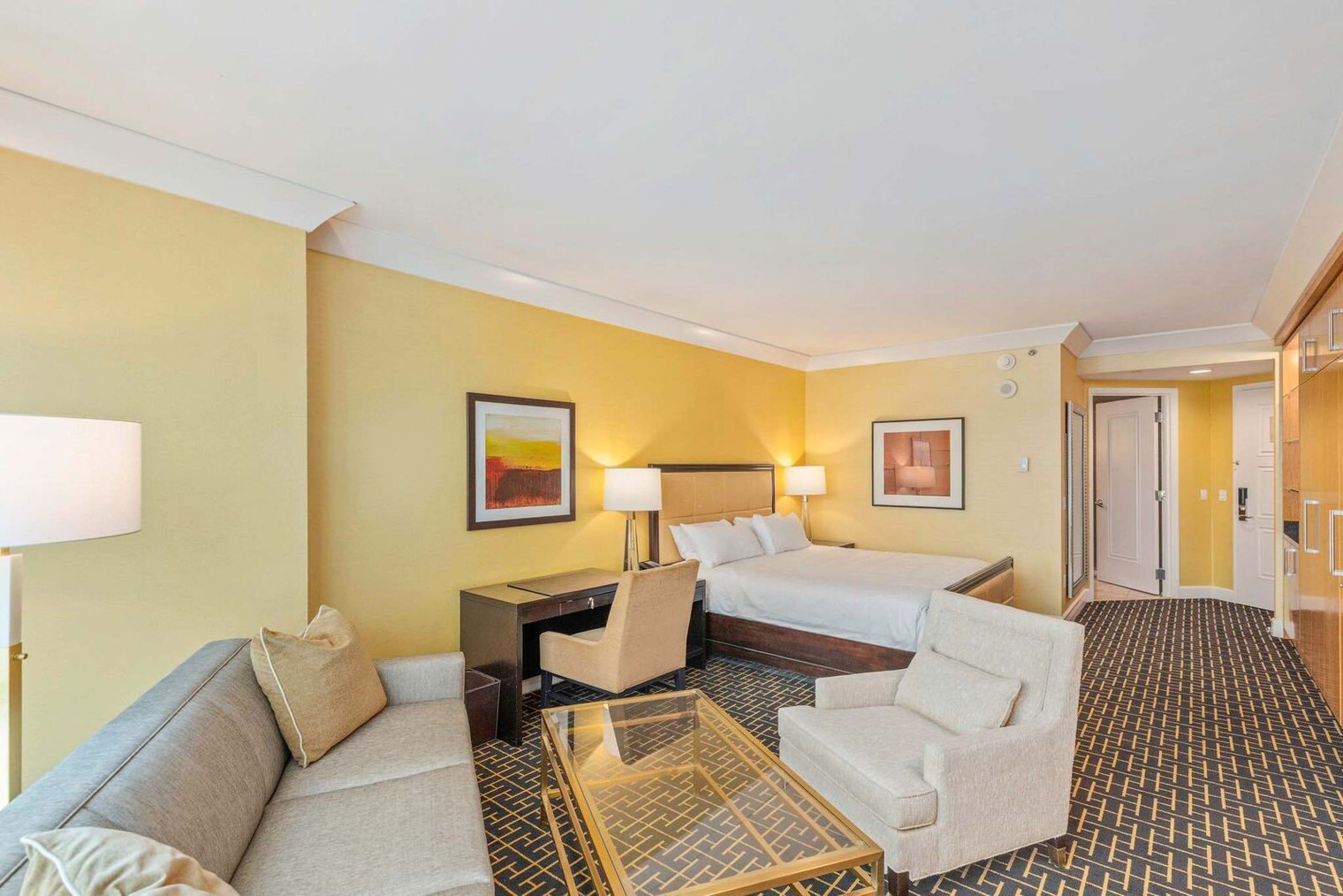 Building Photo - 2000 Fashion Show Dr