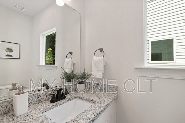 Building Photo - 2309 Ellen Ave