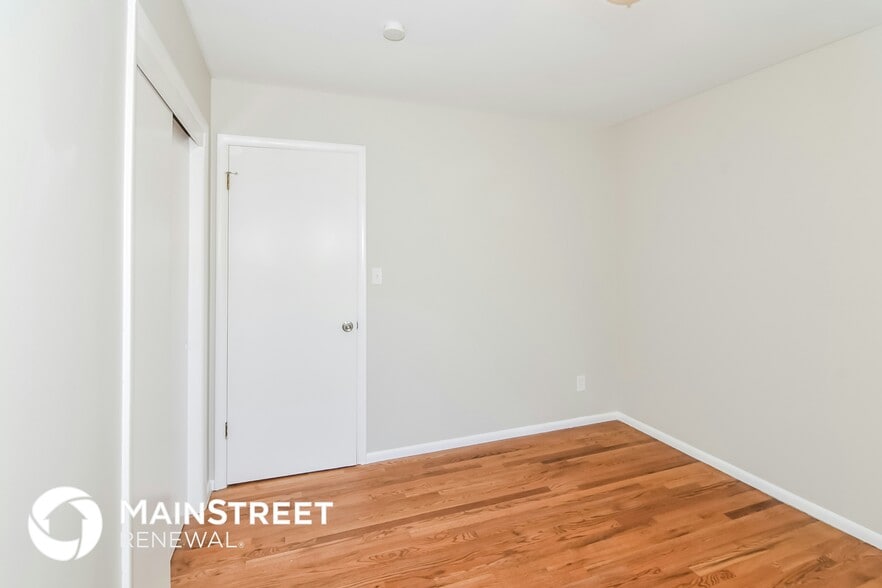 Building Photo - 8102 E 93rd Terrace