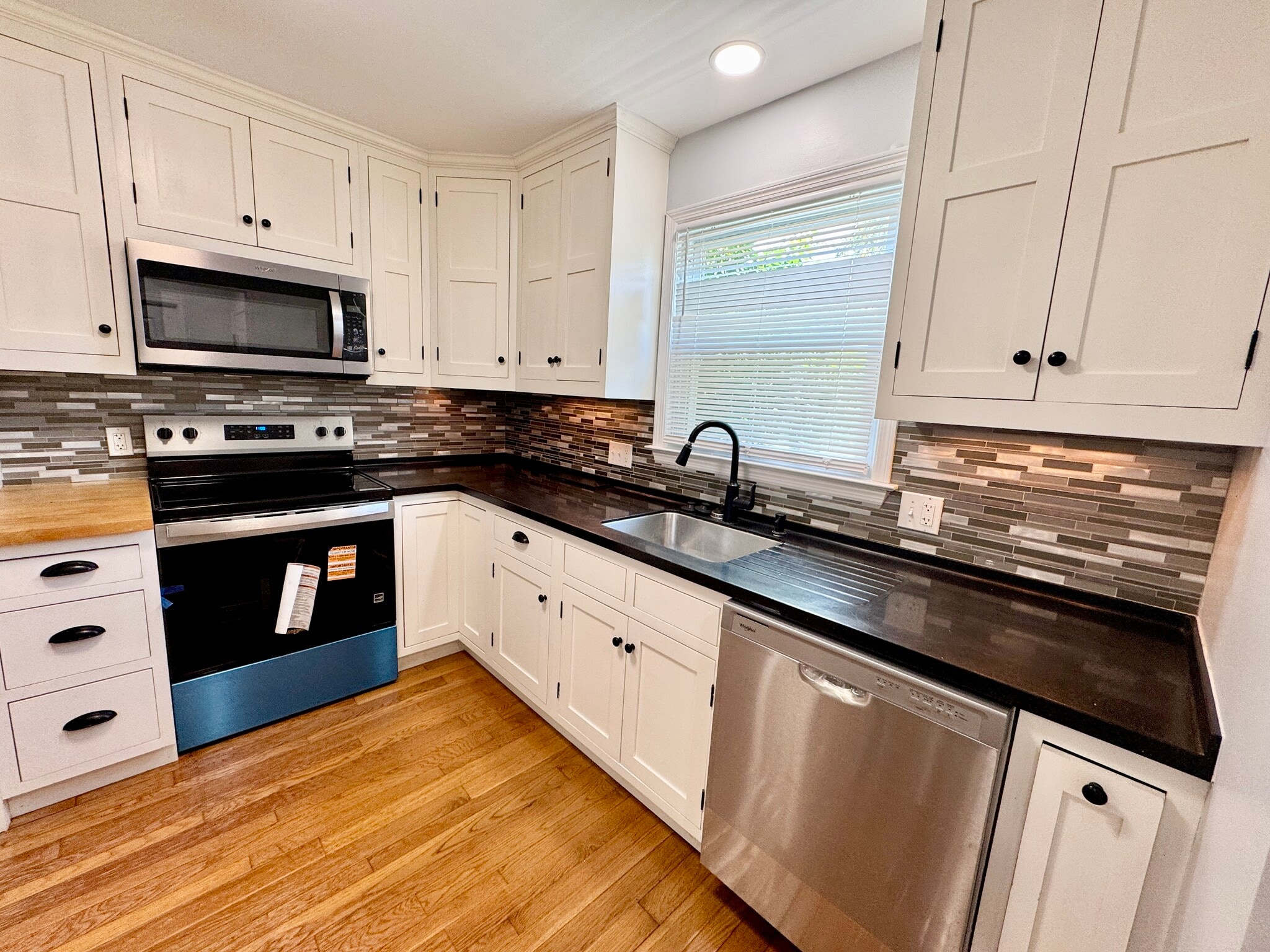 Kitchen - 1984 Cricklewood Cv