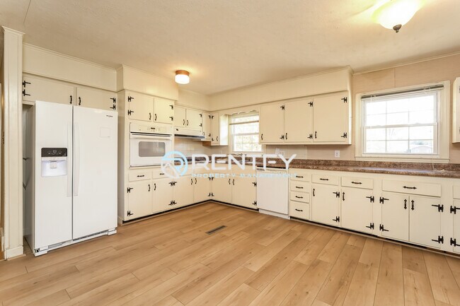 Building Photo - 260 Stewart Rd SE