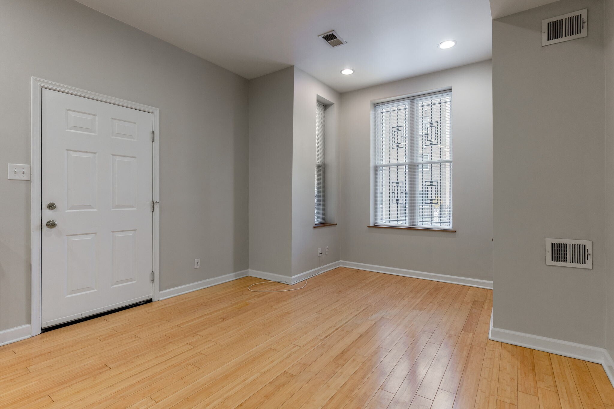 Building Photo - 1448 Newton St NW