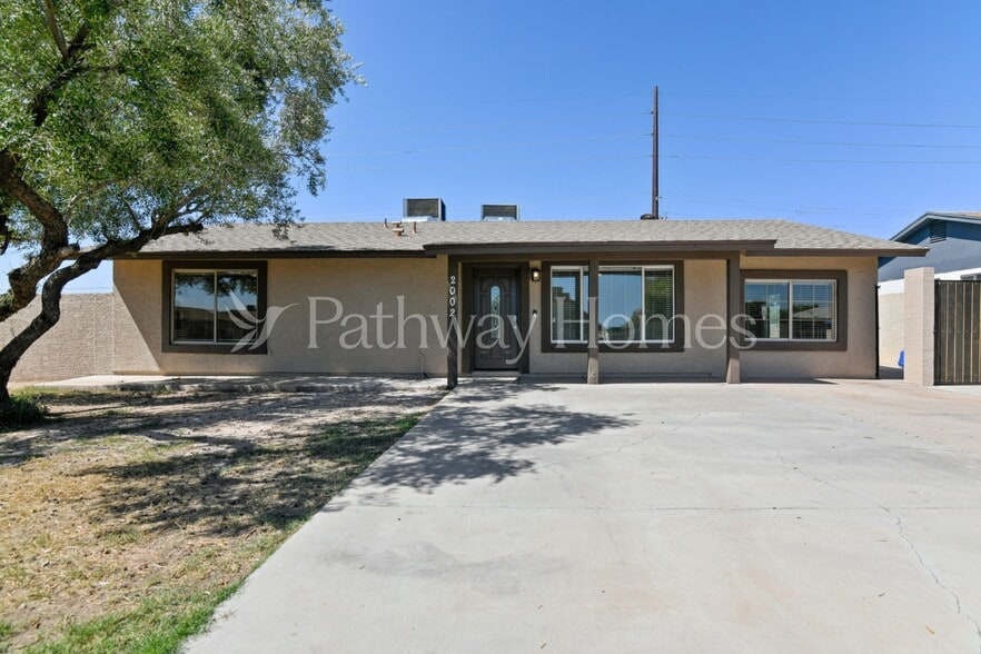 Primary Photo - 2002 N 47th Ave