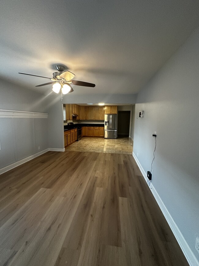 Building Photo - 1111 87th Ave