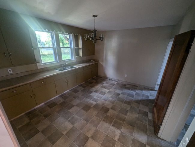 Building Photo - 410 W 23rd St