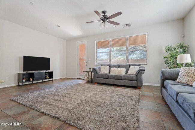 Building Photo - 1423 S Newberry Ln