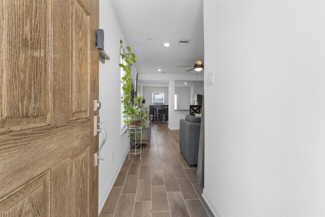 Building Photo - 5614 Grizzly Bear Wy