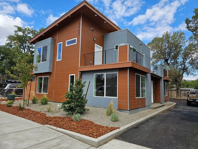 Primary Photo - Beautiful New Construction Duplex in Carso...