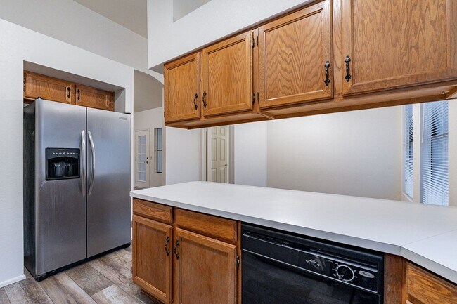 Building Photo - Charming 4-bedroom, 2-bathroom in Gilbert
