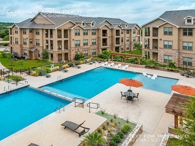 Building Photo - James on South First