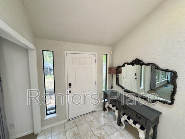 Building Photo - 6315 E 98th Pl