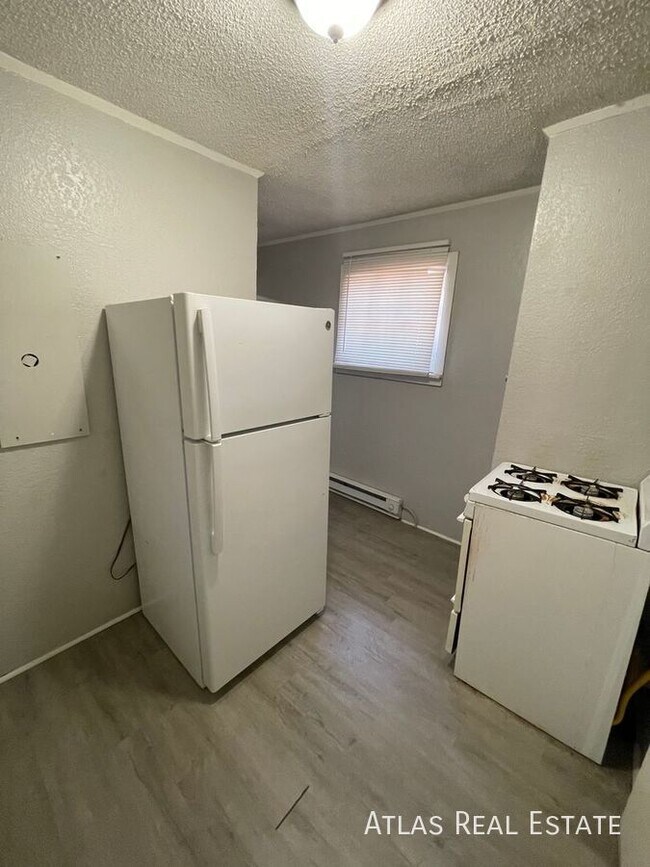 Building Photo - 616 N Weber St