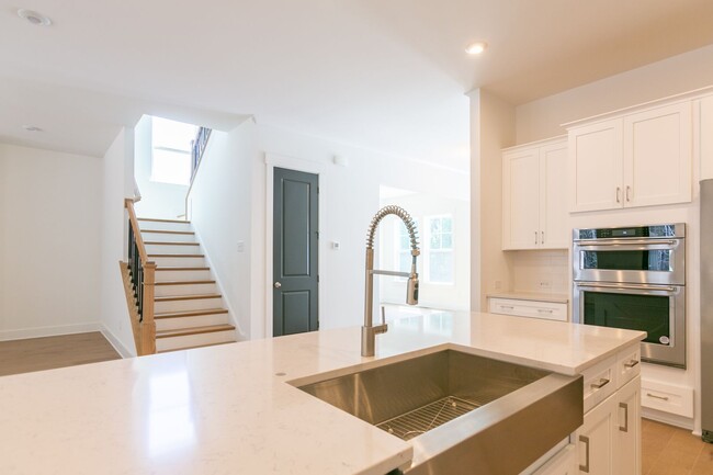 Building Photo - Stunning home in The Parks at Meadowview!