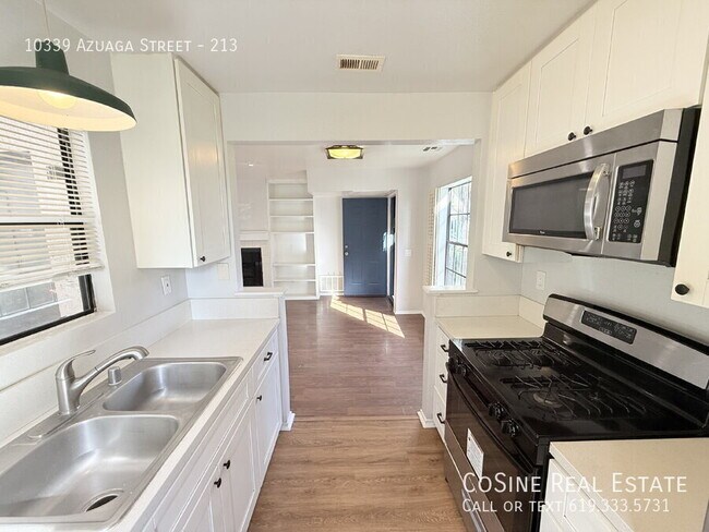 Building Photo - 10339 Azuaga St