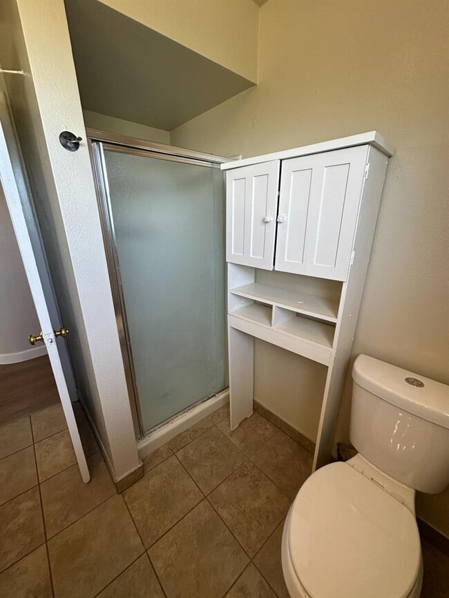 Building Photo - 3083 E Rose Ave