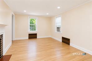 Building Photo - 98 Woodmere Rd
