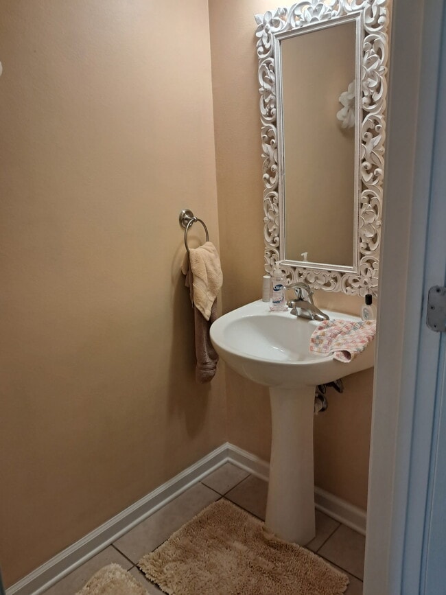 Building Photo - 317 Sand Oak Blvd