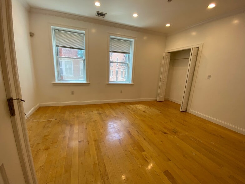 Building Photo - 10 Sheafe St