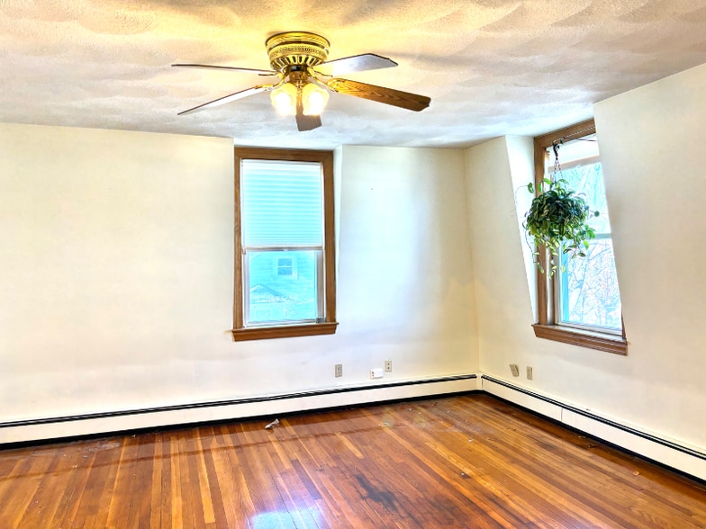 Building Photo - 55 Port Norfolk St