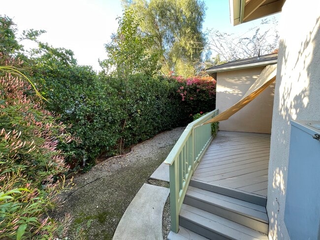 Building Photo - 2360 N Windsor Ave