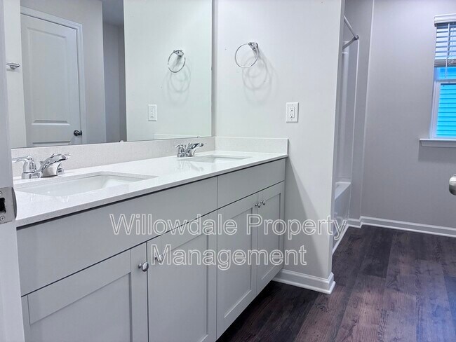 Building Photo - 179 Pinkie Ln