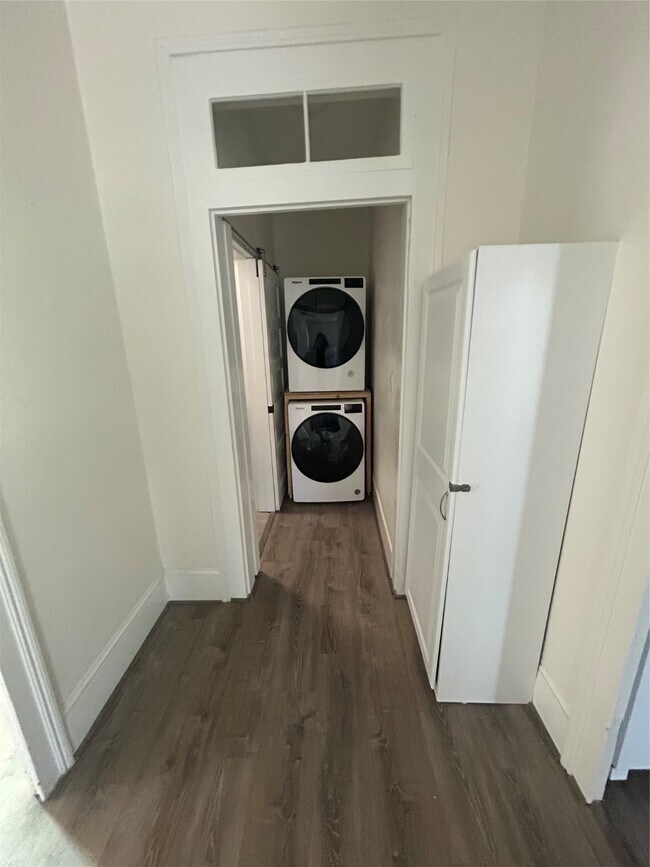 Building Photo - 1523 21st St