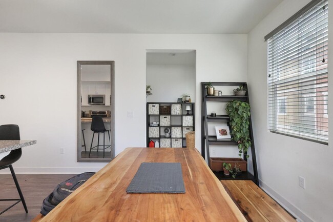 Building Photo - 317 Cider Ct