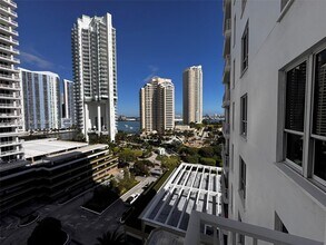 Building Photo - 701 Brickell Key Blvd