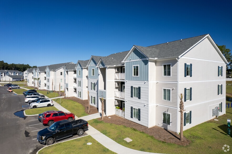 Building Photo - Pointe Grand Savannah